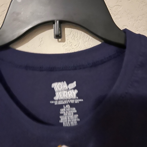 NWT LARGETOM & JERRY JUNIORS LICENSED GRAPHIC TEE. Purple 100% cotton - Picture 5 of 6